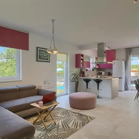 Feriehus Villa May *