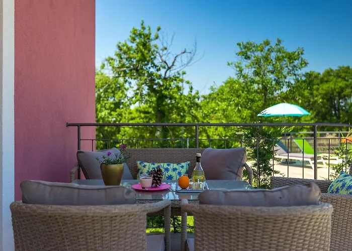 Nyaraló Villa May *