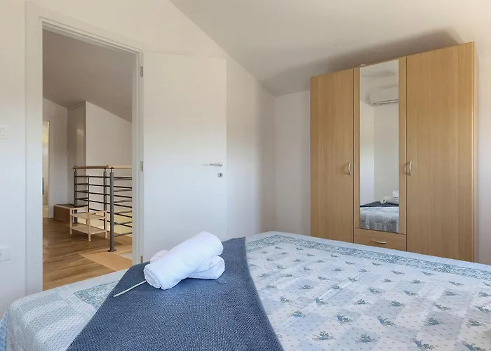 Feriehus Villa May *