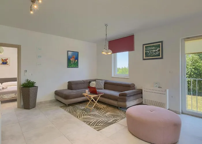 Villa May Πόρετς